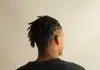 Le style réinventé l'homme aux dreadlocks courts et dégradés