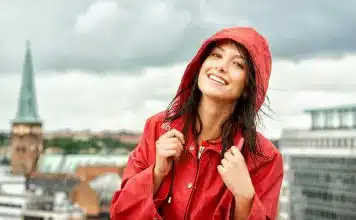 Rains, une nouvelle tendance pour se protéger de la pluie.