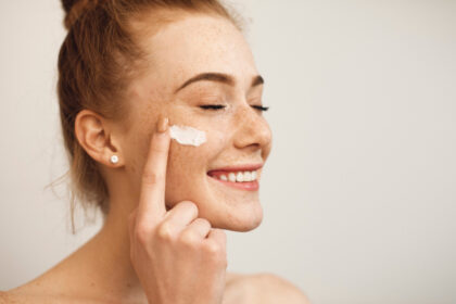 Comment hydrater sa peau naturellement avec un masque visage adapté ?