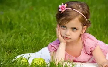 Comment porter un serre-tête dans les cheveux ?