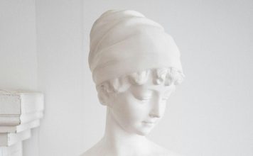 Les bustes femme mat : mettre en valeur vos créations mode